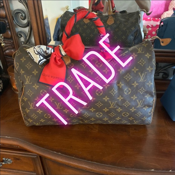 as discussed Handbags - Authentic speedy 40